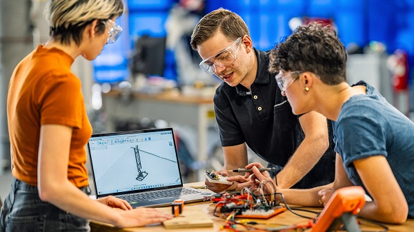  Generativni dizajn koristi fiziku stvarnog sveta da generiše rezultate koji su tačni u odnosu na specifične parametre dizajna.